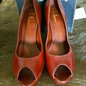 COLE HANN BROWN HEELS